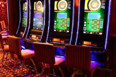 Fortune Mouse slot game interface on zeus800 showing five reels, paylines, and bet controls